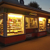 De kiosk is gelukkig ook s avonds open. Zo konden wij na aankomst meteen aan tramkaartjes komen.