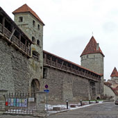 Net als in Rothenburg o.d. Tauber is de stadsmuur voor een deel toegankelijk voor het publiek.