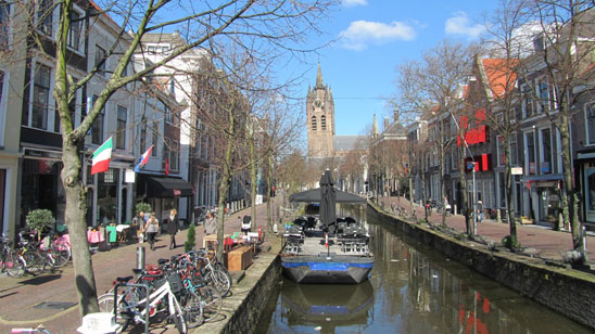 Delft: een voor de hand liggende bestemming vanuit Den Haag: per tram en trein bereikbaar.