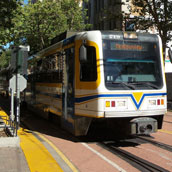 Het vervoermiddel doet eigenlijk meer aan een tram dan een trein denken.