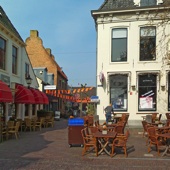 Wijk bij Duurstede blijkt een alleraardigst stadje met veel winkeltjes en terrassen.