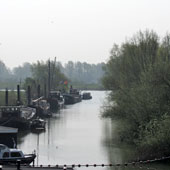 Begin van de Kromme Rijn. Iets verderop ligt een onneembare dam.